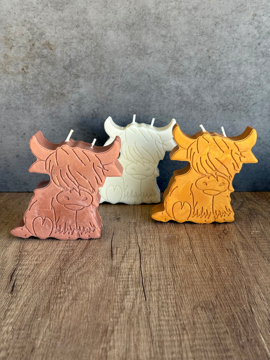 Small Highland Cow Candle